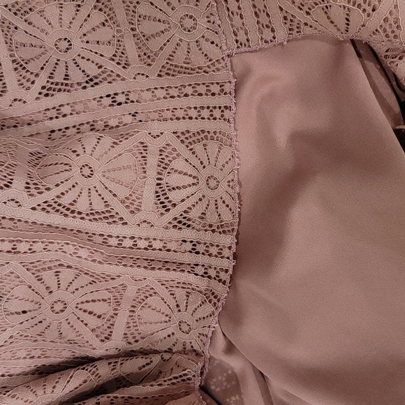 Love, Fire Blush Pink Cold Shoulder Lace Mini Dress - Size Large - Picture 5 of 7